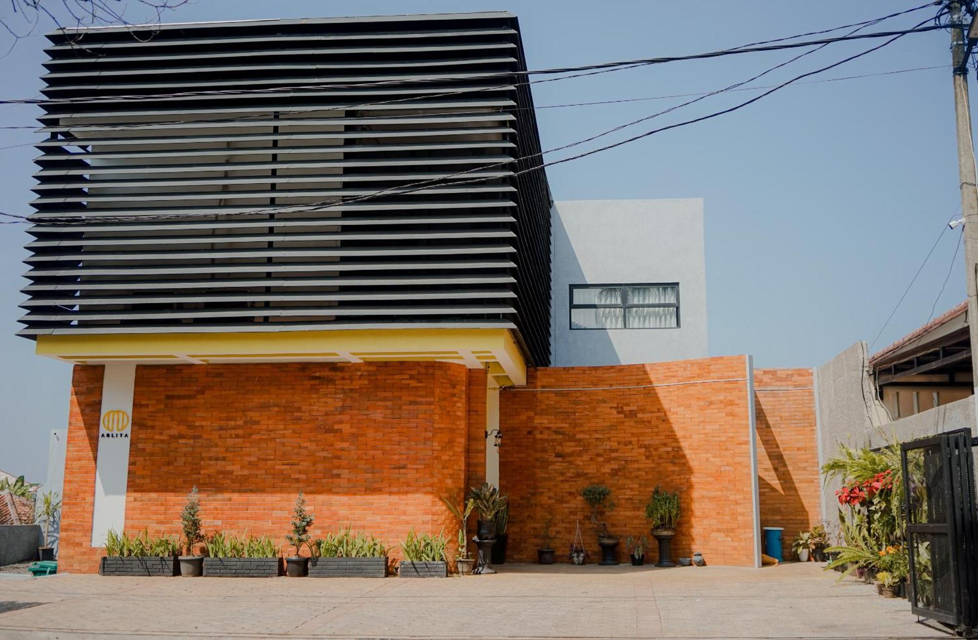 Arlita Guesthouse Cianjur Dış mekan fotoğraf